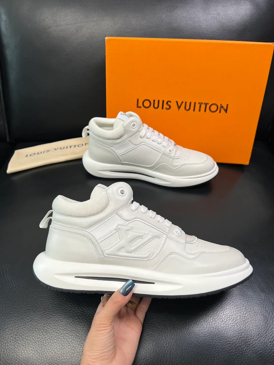 Men's shoes 💰820 Lv high quality top crafts Louis Vuitton, sports sneakers counter synchronization, uppers imported from Italy, high quality splicing colorful complex crafts, imported mesh pads soft and comfortable, soles: original soles specially provided by the original factory, T men's shoes 💰U exclusive movable molded soles super comfortable, original factory single goods, code number 39-44 (customized 38 45)